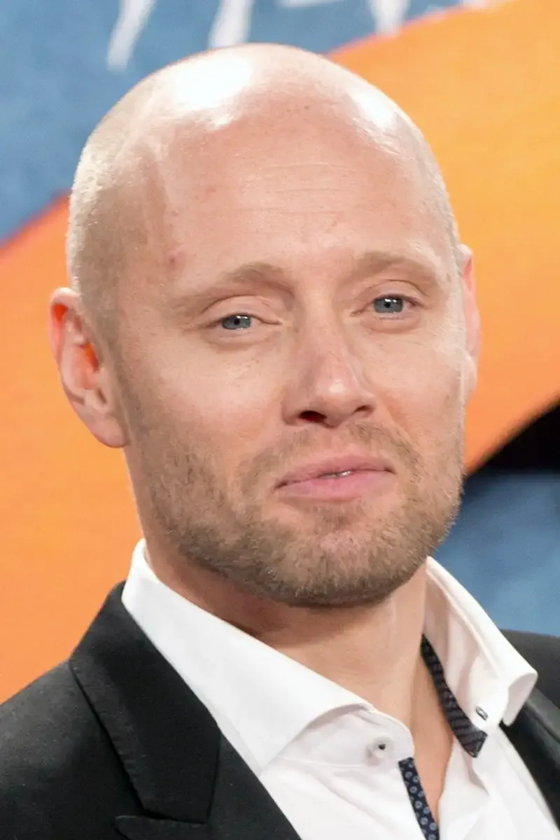 Аксель Хенни