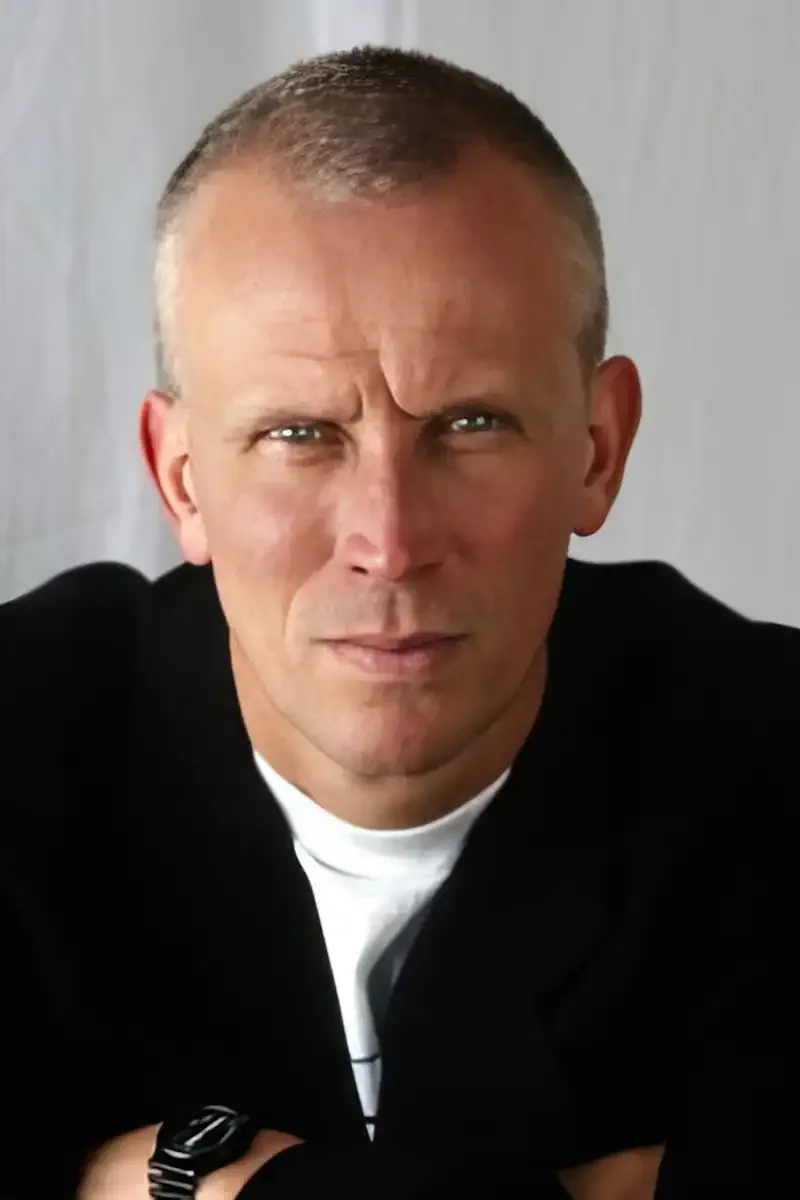 Питер Уэллер